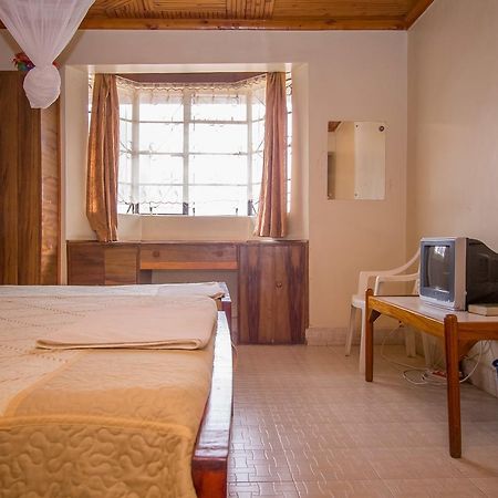 Hotel Genevieve ナクル エクステリア 写真