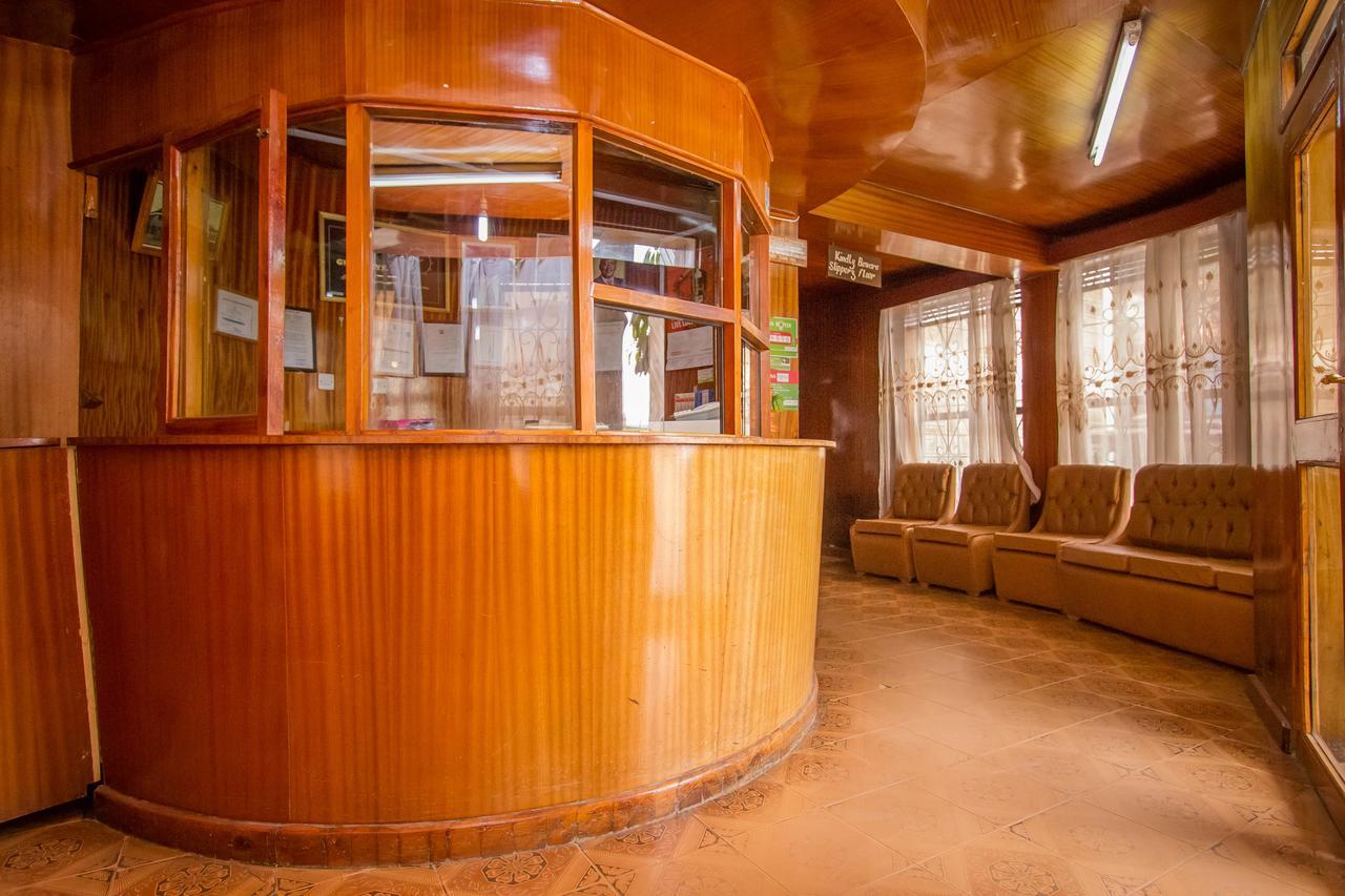 Hotel Genevieve ナクル エクステリア 写真