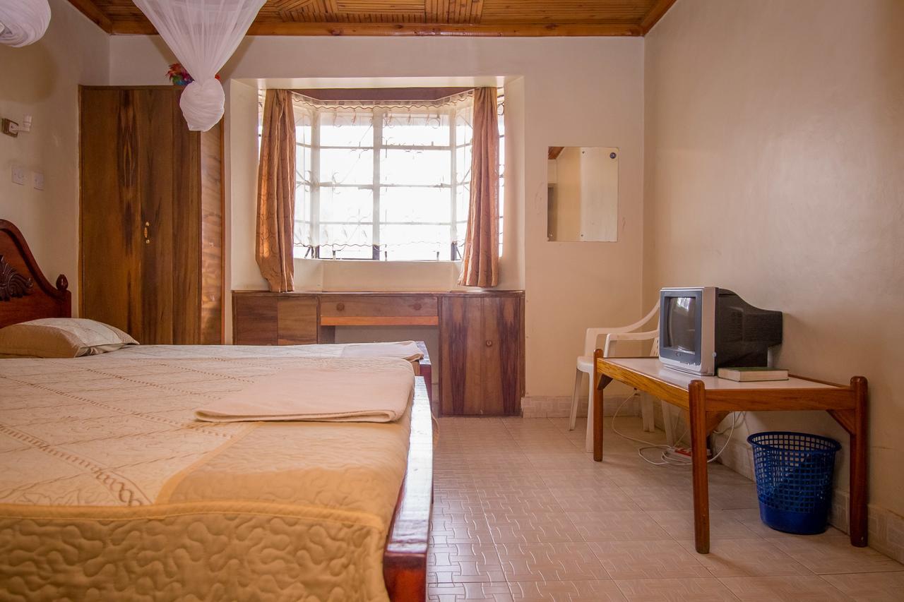 Hotel Genevieve ナクル エクステリア 写真