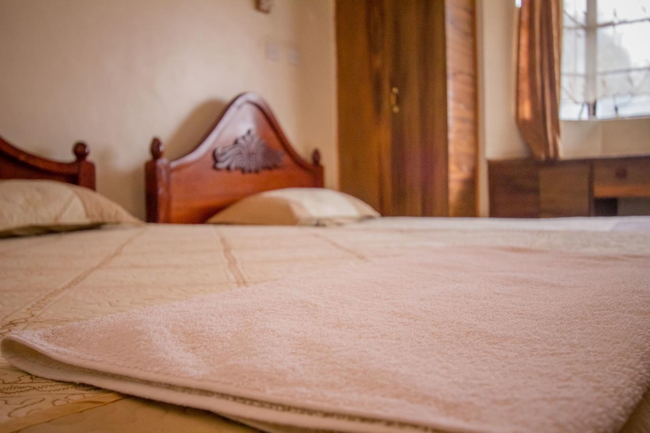 Hotel Genevieve ナクル エクステリア 写真