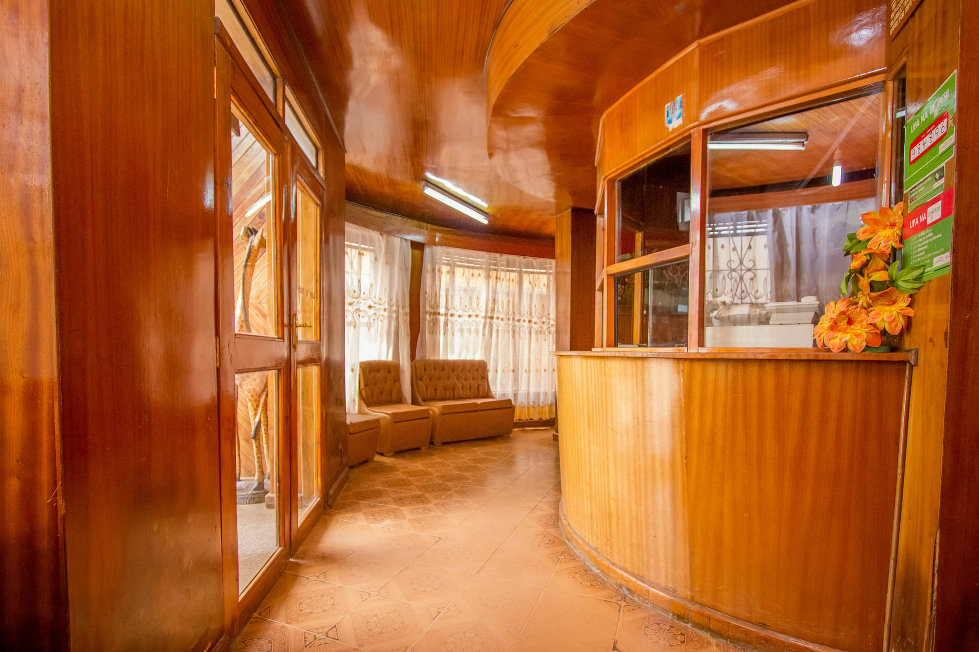 Hotel Genevieve ナクル エクステリア 写真